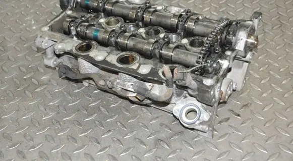 Land Rover Discovery 4 - LR4 Engine head PM9X2Q6C064CA