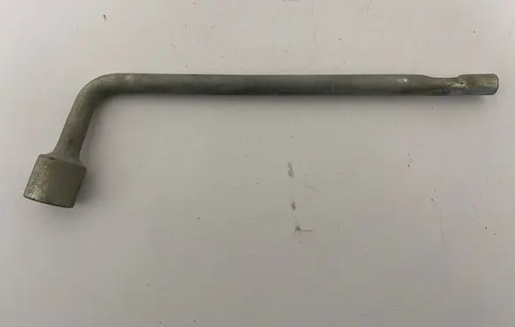 Nissan Murano Z50 Wheel nut wrench 