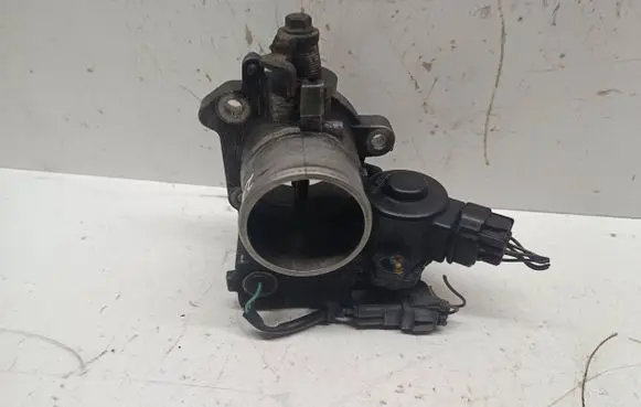 Toyota Corolla E120 E130 Throttle valve 8967221020
