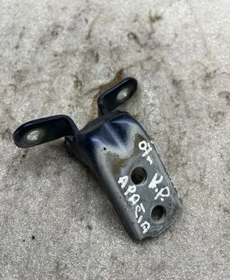 Hyundai Santa Fe Front door lower hinge 