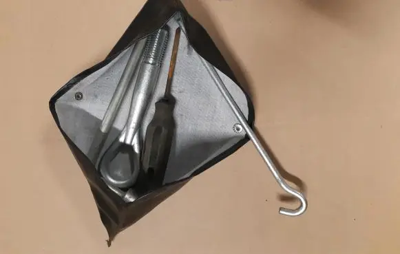 Nissan Note (E12) Tool set 