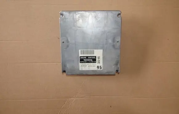Toyota Corolla Verso E121 Engine control unit/module 8966113070