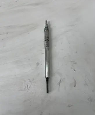Renault Trafic III (X82) Glow plug 110657031R Y1047AS 084433