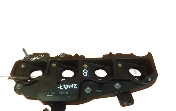 Land Rover Discovery 3 - LR3 Rocker cam cover BM5G12257FB