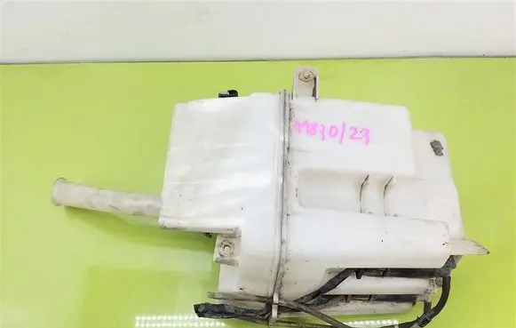 Toyota Corolla E120 E130 Windshield washer fluid reservoir/tank