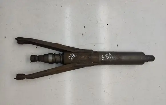 BMW 7 E32 Steering wheel axle