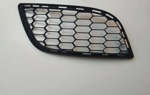 Alfa Romeo Giulietta Front bumper lower grill 156085891