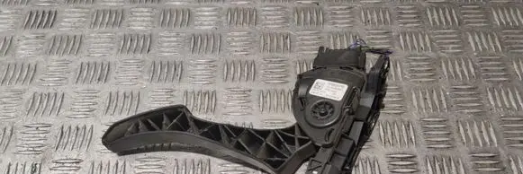 Volvo V60 Accelerator throttle pedal 31329060