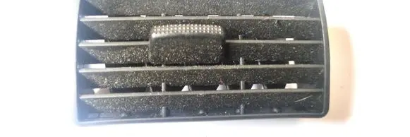 Ford Mondeo Mk III Dash center air vent grill