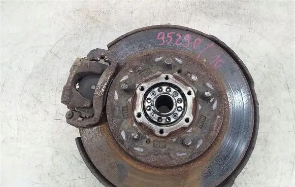 Suzuki Vitara (ET/TA) Front wheel hub spindle knuckle