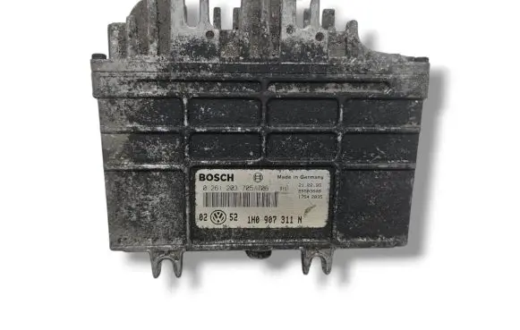Volkswagen Golf III Engine control unit/module 1H0907311N 26SA3608 0261203705