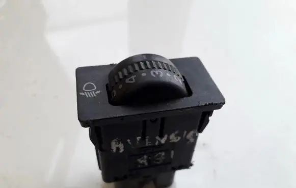 Toyota Avensis T220 Headlight level height control switch