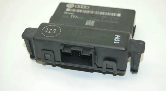 Audi TT TTS Mk2 Gateway control module 1K0907530J