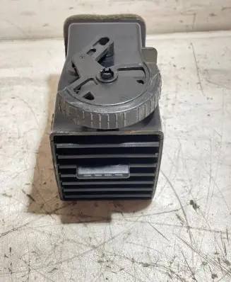 Volkswagen Transporter - Caravelle T5 Dash center air vent grill 7H0815705C