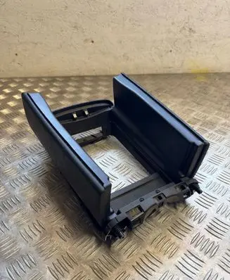 Mercedes-Benz GLE W167 Armrest 1358511