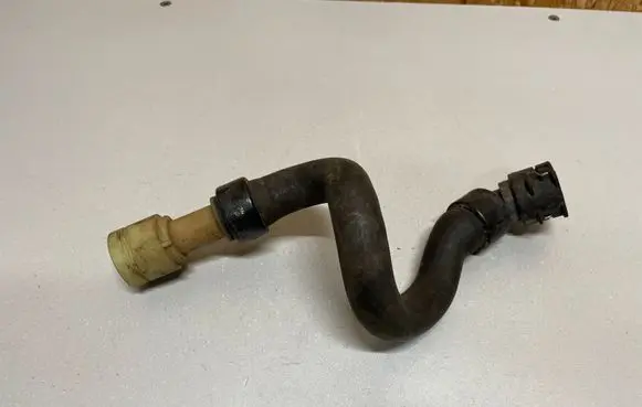 Opel Zafira C Engine coolant pipe/hose 13388318