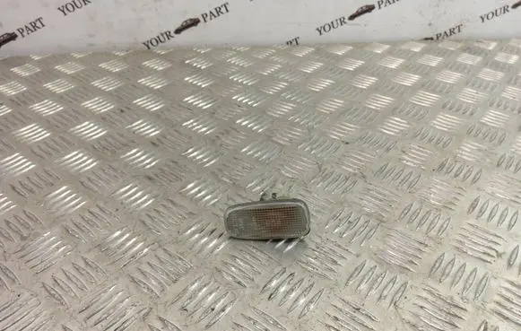 Toyota Prius (XW20) Front fender indicator light
