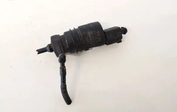 Audi A4 S4 B7 8E 8H Windscreen/windshield washer pump 1t0955651 3028149 1t09556513028149