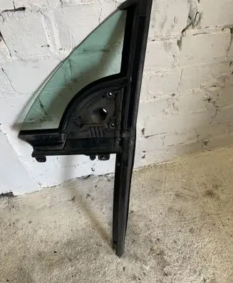 Citroen C3 Pluriel Front vent window/glass (coupe) 