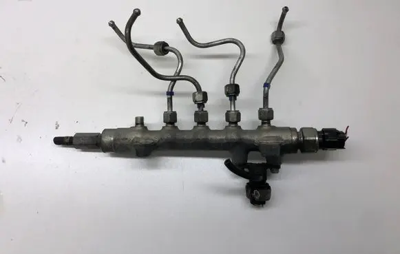 Mazda CX-7 Fuel main line pipe