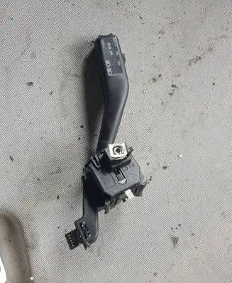 Volkswagen Golf V Indicator stalk ANP80H013A 30B0056B