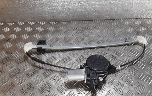 Rear door manual window regulator