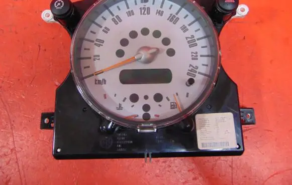 Mini One - Cooper R50 - 53 Speedometer (instrument cluster) 6932507