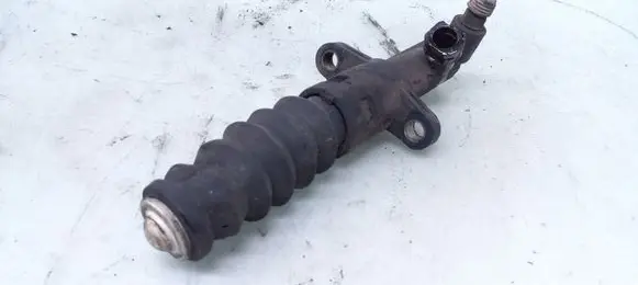 Clutch slave cylinder