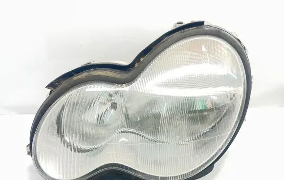 Mercedes-Benz C W203 Headlight/headlamp A2038200761