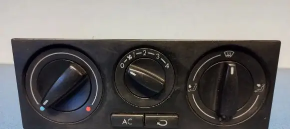 Volkswagen Golf IV Climate control unit 1J0820045F