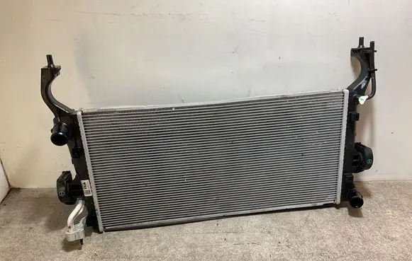 KIA Ceed Coolant radiator 25310J7800 A30104682 2025011