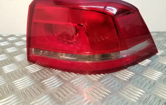 Volkswagen PASSAT B7 Rear/tail lights 3AE945096F