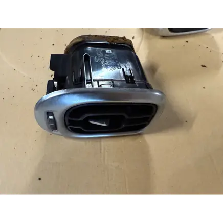 Citroen C3 Picasso Dash center air vent grill 9682570377