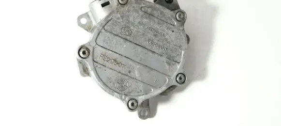 Audi A4 S4 B6 8E 8H Vacuum pump 06D145100D