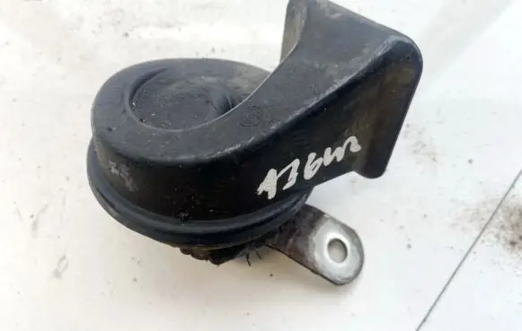 BMW 5 E39 Horn signal e93881157