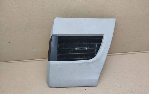 Toyota Sienna XL30 III Rear air vent grill 55680-08010