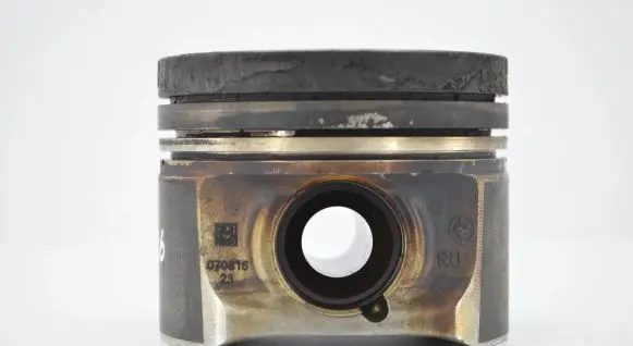 Toyota Avensis T270 Piston 13101WA030