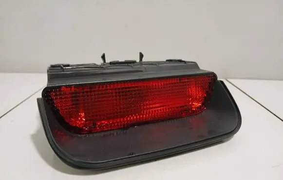 Honda CR-V Third/center stoplight P6939