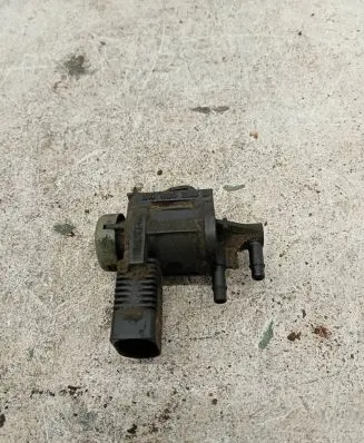 Audi A4 S4 B7 8E 8H Turbo solenoid valve 1K0906283A
