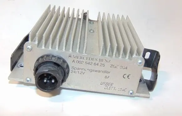 Mercedes-Benz Vito Viano W639 Voltage converter inverter A0025426425 0025426425