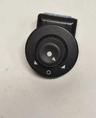 Citroen C3 Wing mirror switch 185526