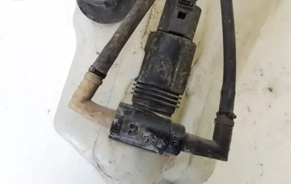 Dodge Journey Windscreen/windshield washer pump 05152075ac 0909021n