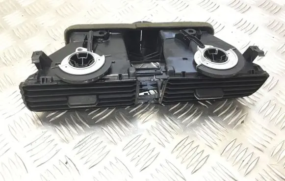 Volkswagen Golf VII Dash center air vent grill 5G2815736D