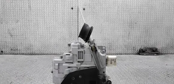 Audi A4 S4 B7 8E 8H Rear door lock 8E0839015AA
