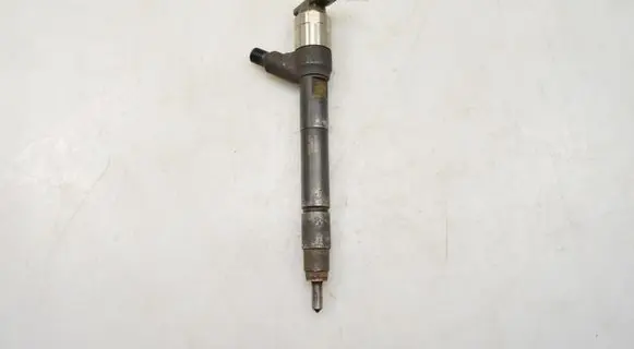Opel Mokka Fuel injector 55570012