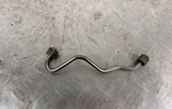 BMW X5M E70 Fuel injector supply line/pipe 