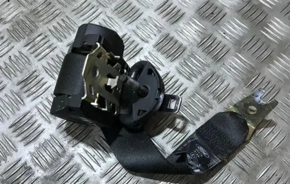 Ford Mondeo Mk III Rear seatbelt 1s71n611b69ac 1s71-n611b69-ac