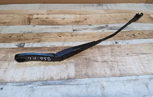 Volvo S80 Front wiper blade arm 30796035