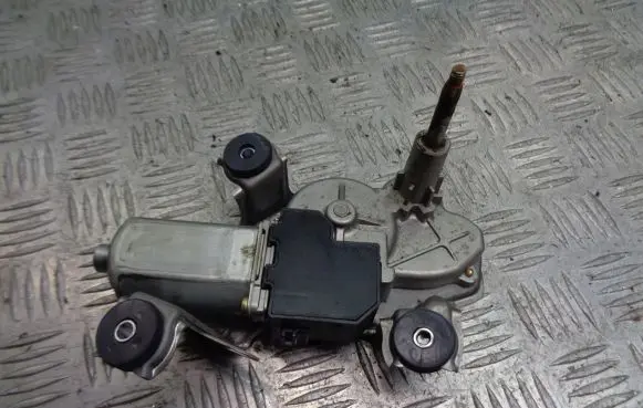 Toyota Avensis T250 Wiper motor 85130-05090