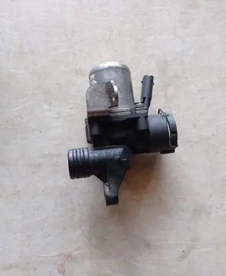 Mercedes-Benz GL X164 Coolant heater control valve a2722000031
